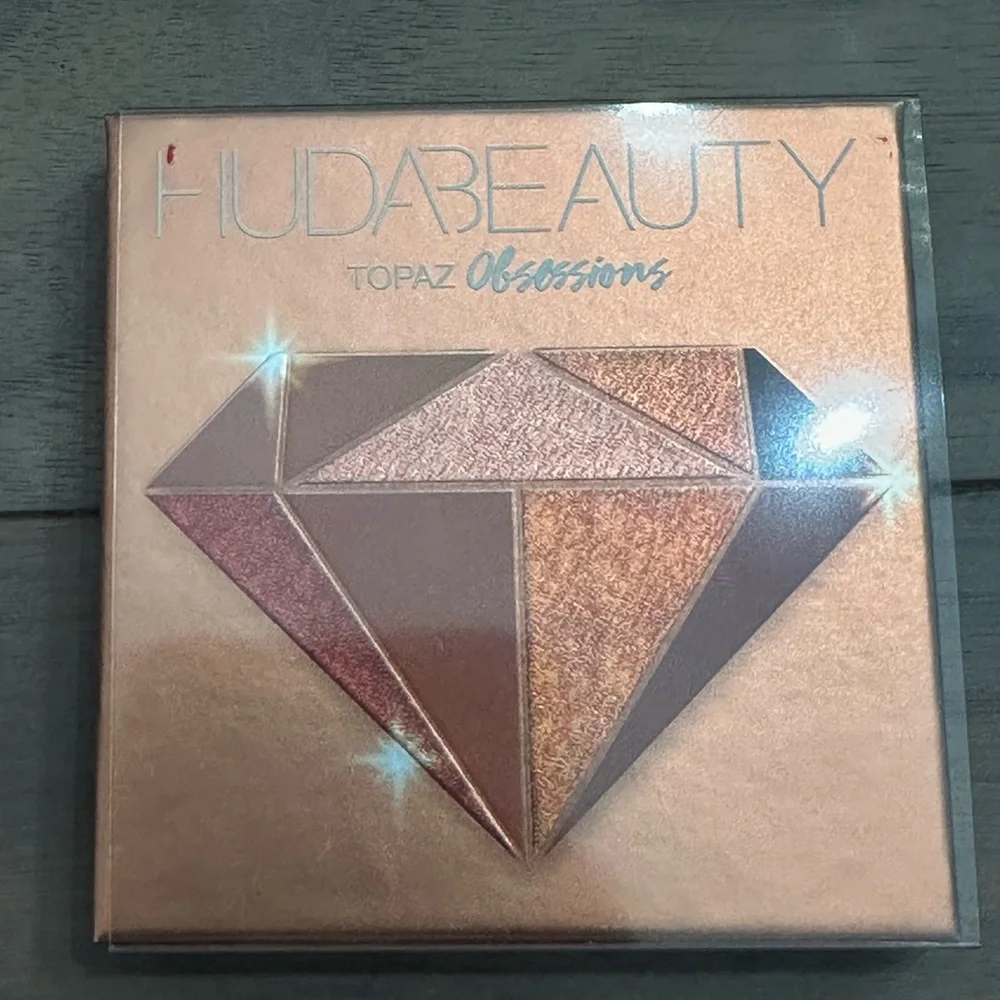 HUDA BEAUTY Topaz Obsessions Eyeshadow Palette - Rich Warm Shades - Picture 5 of 7
